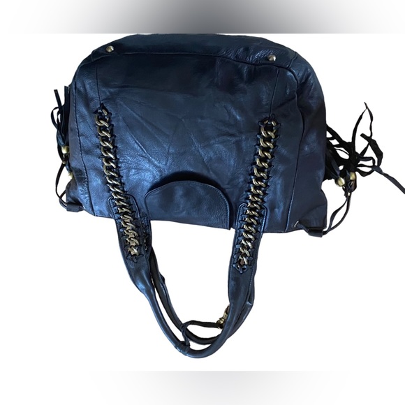 NAN black shoulder bag. Very roomy to hold a lot all hardware in good shape - Picture 6 of 16